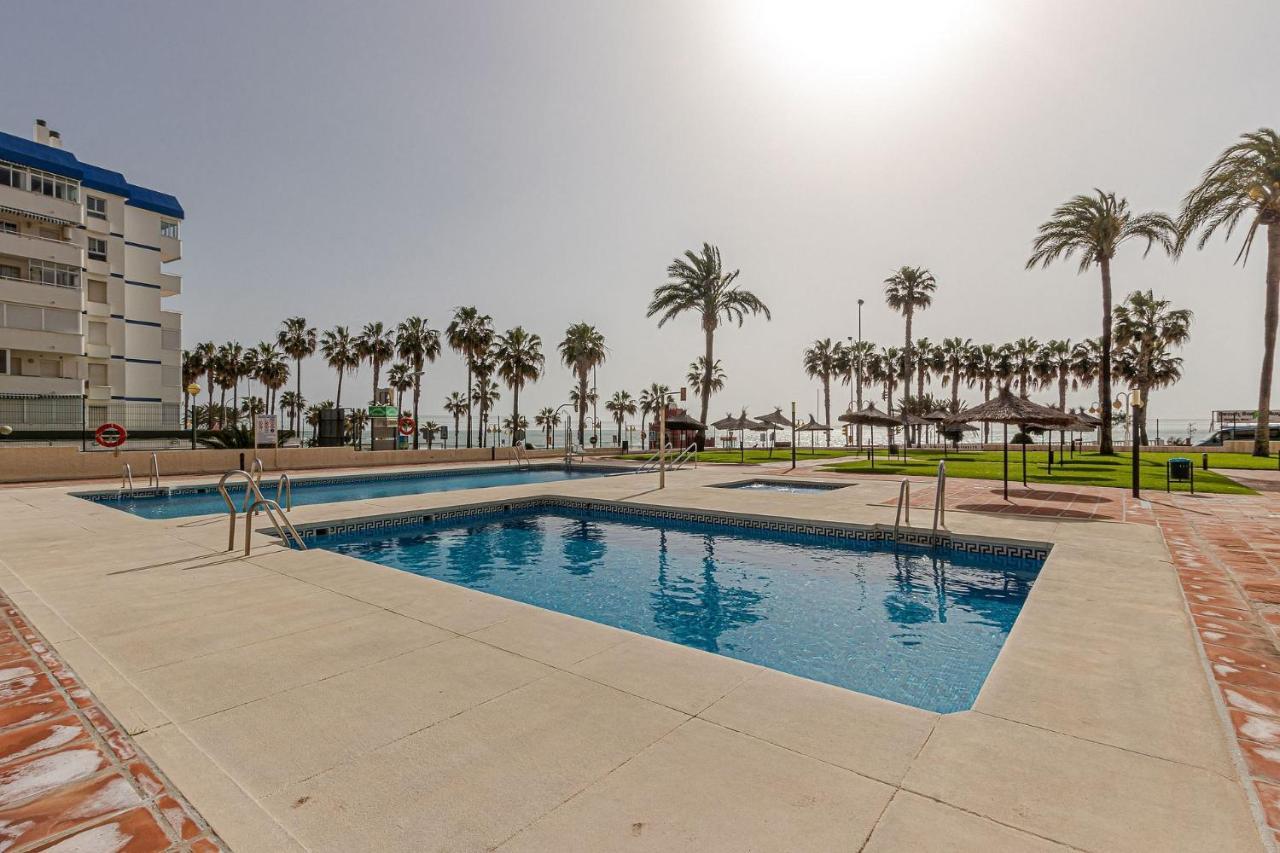 Beachfront With Spectacular Views And Swimming Pool Benalmádena Dış mekan fotoğraf